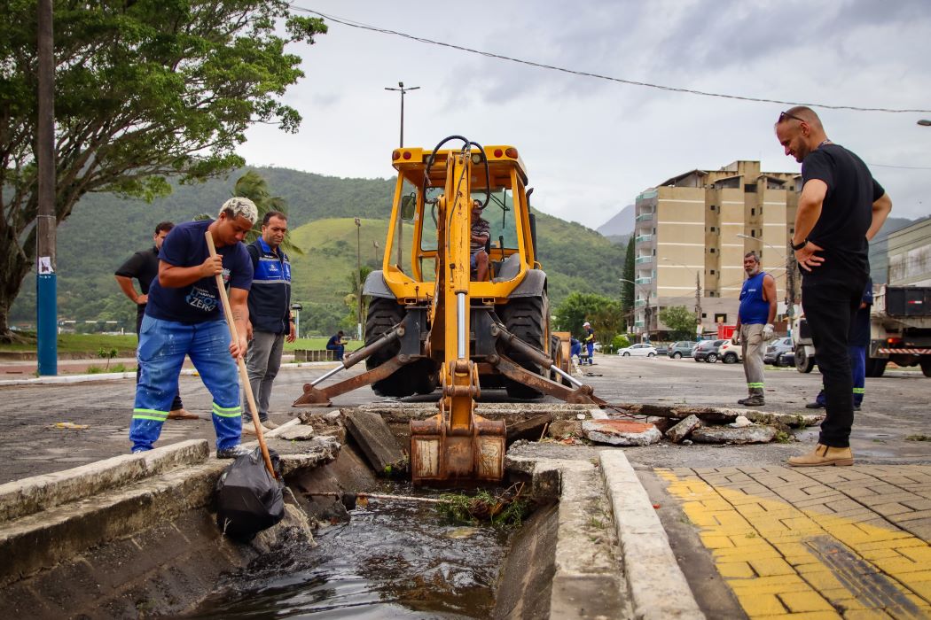 Mangaratiba intensifica ações de limpeza após fortes chuvas