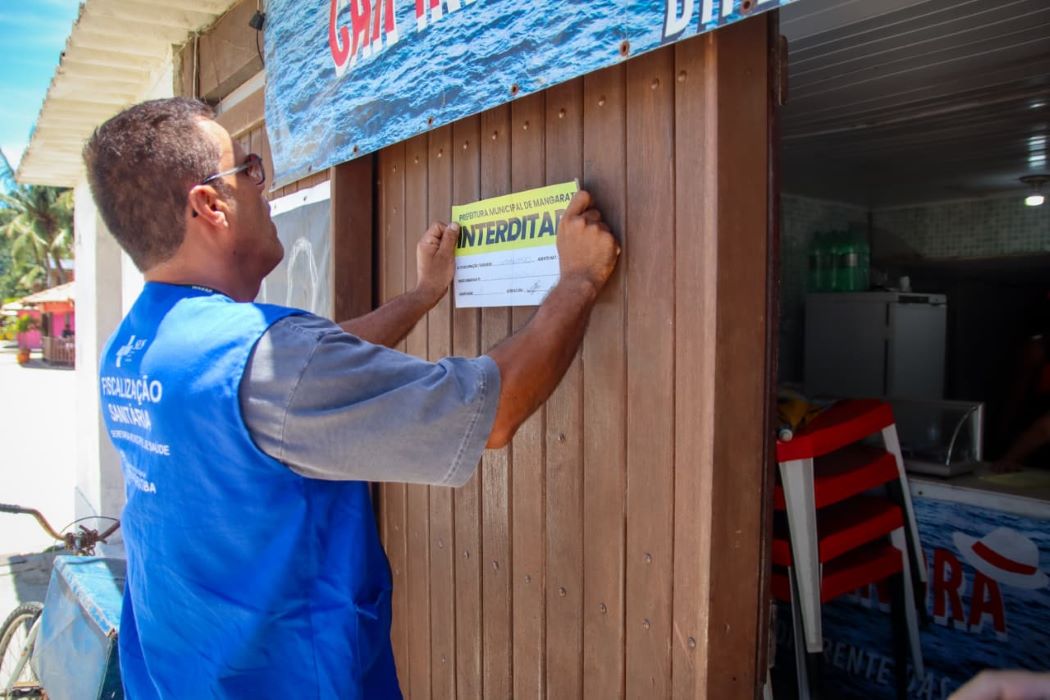Operação Verão 2026 interdita quiosques e bar em Itacuruçá