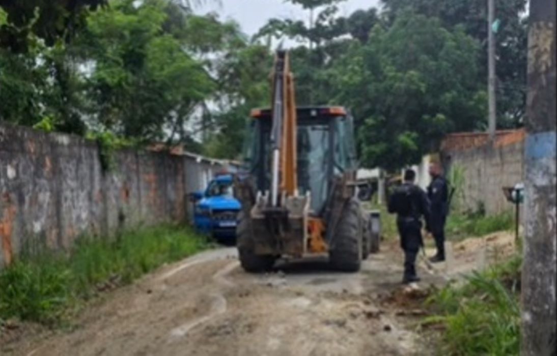 PM remove barricadas e libera vias em Itaguaí
