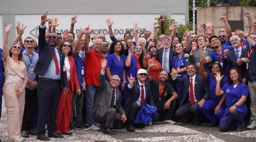 Na Casa da Moeda, Lula celebra 90 anos do salário mínimo