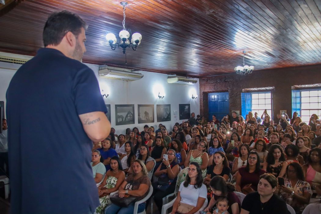 Prefeitura de Mangaratiba empossa 118 novos servidores da Educação