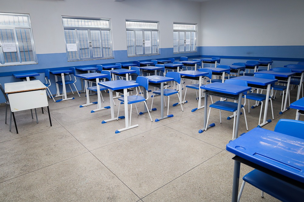 20 mil alunos recebem uniformes e material escolar em Itaguaí