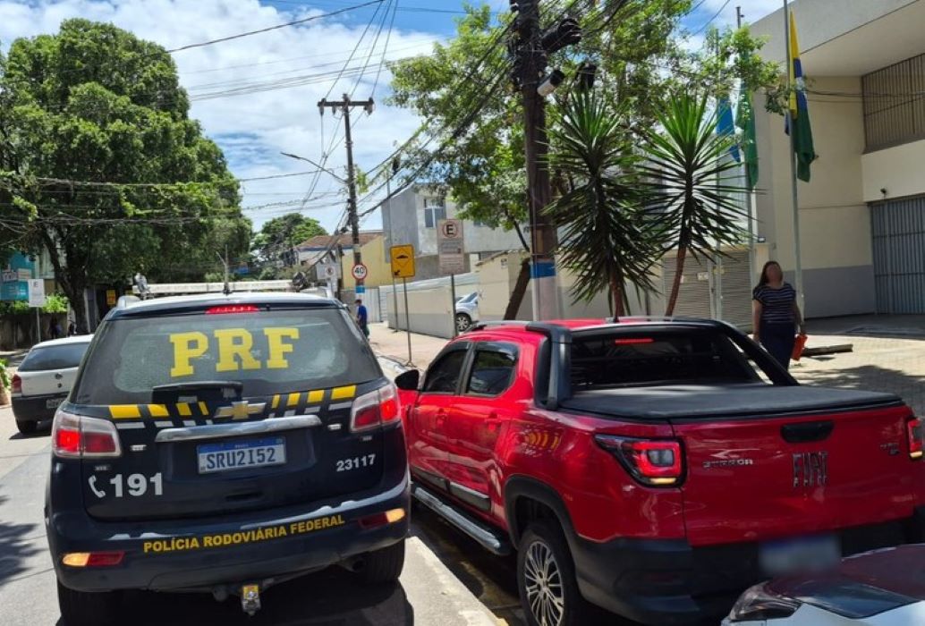 PRF intercepta veículo adulterado na Rio-Santos, em Itaguaí