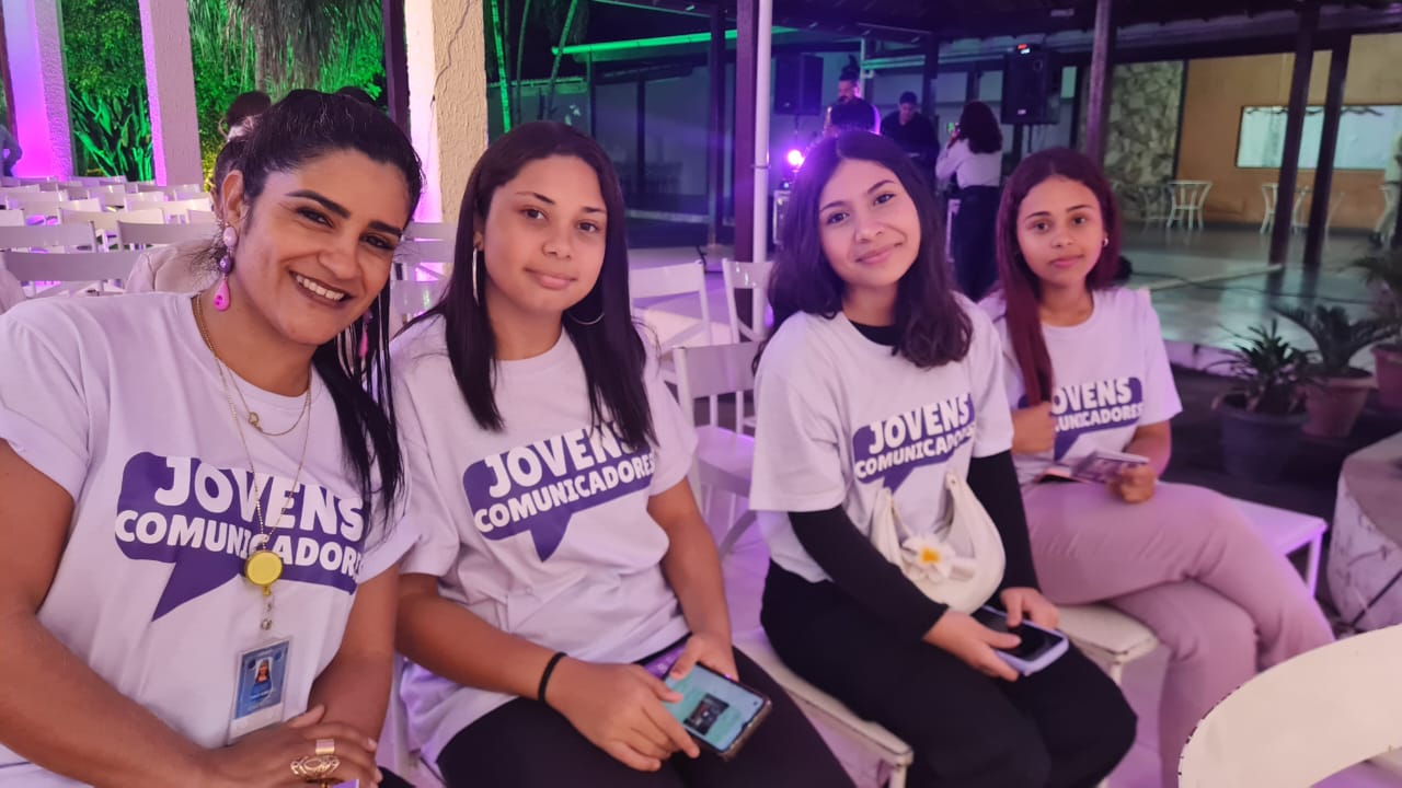 Projeto forma jovens comunicadores em escolas de Itaguaí
