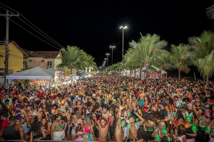 Folia em Itaguaí leva shows e atrações a quatro bairros
