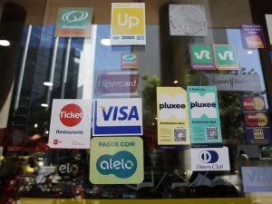 Vale-alimentação e vale-refeição têm novas regras; veja